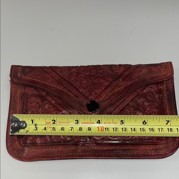 Embossed Leather Wallet - Picture 9 of 11